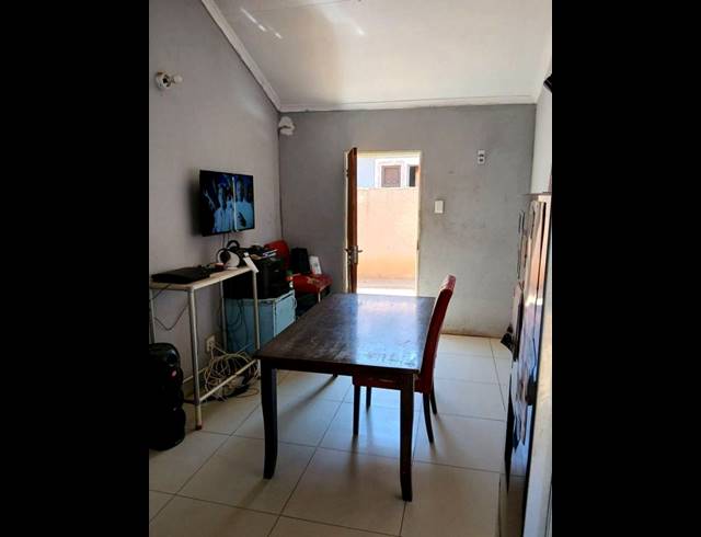 2 BEDROOM HOUSE FOR SALE IN SAVANNA CITY